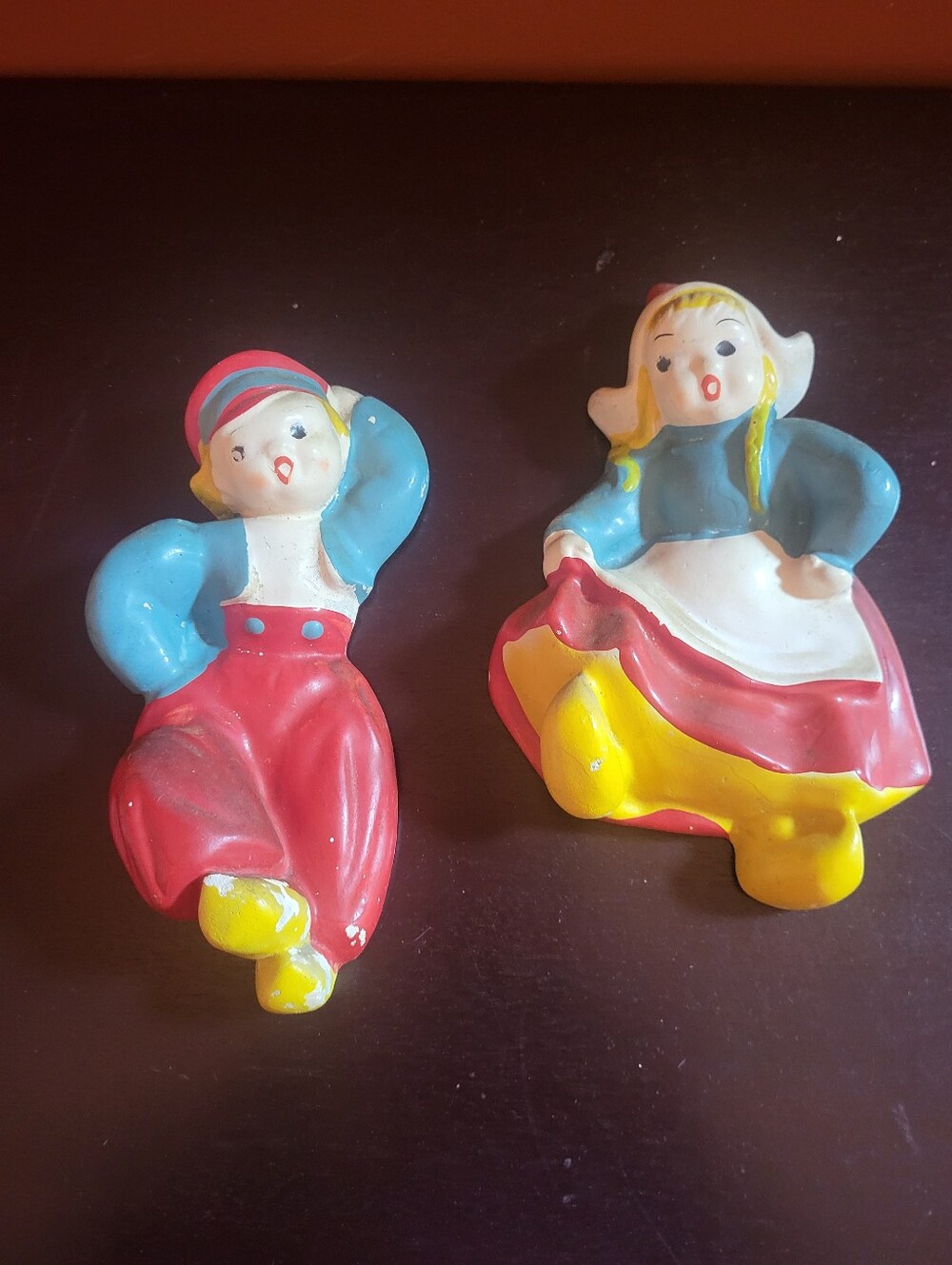 Vintage 1940’s chalkware wall hanger Dancing Dutch boy and girl figurines decor